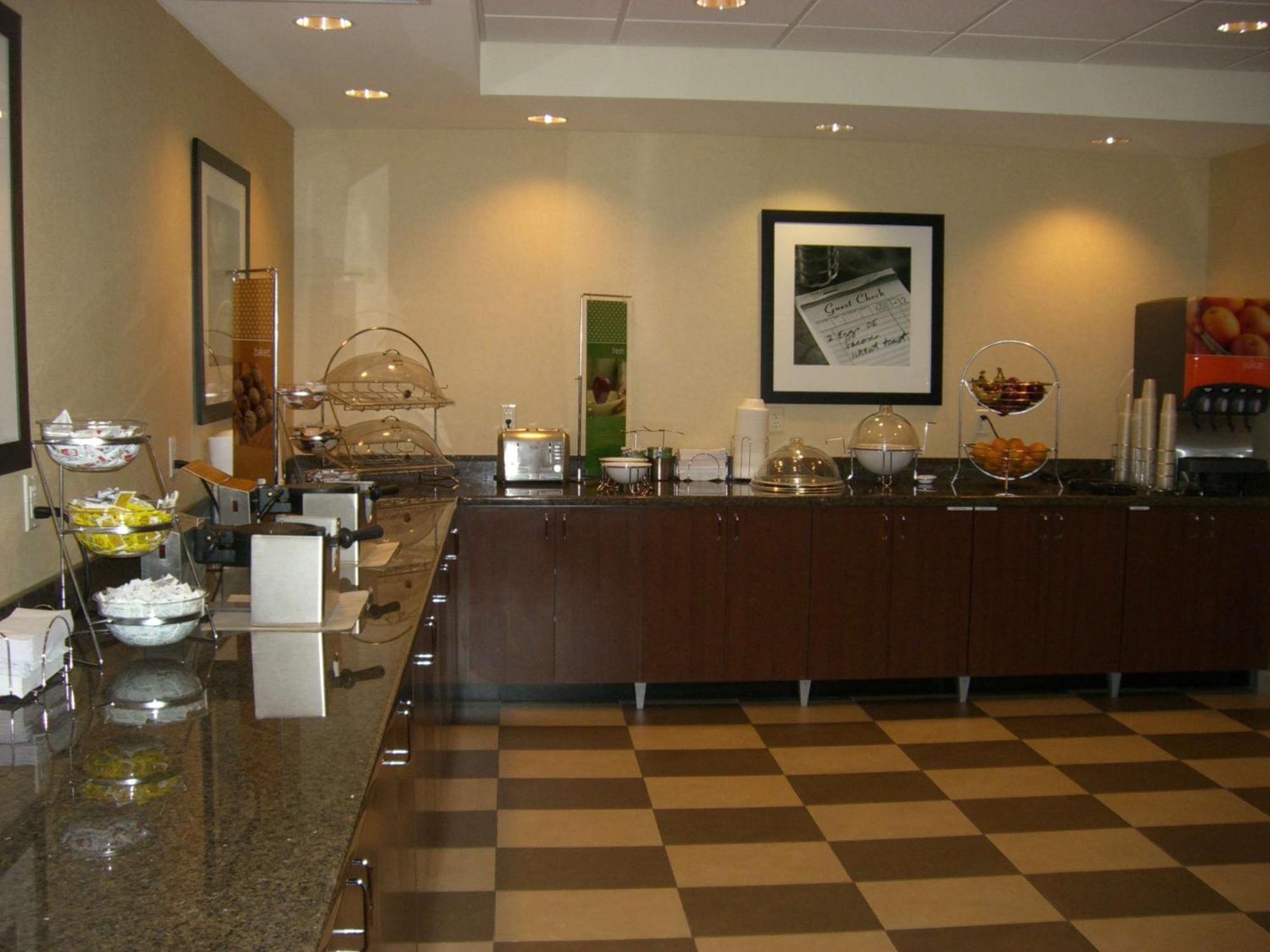 Hampton Inn And Suites Pueblo/North Exteriör bild